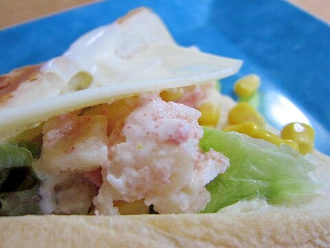 鱈子とコーンポテトレタスサラダサンド